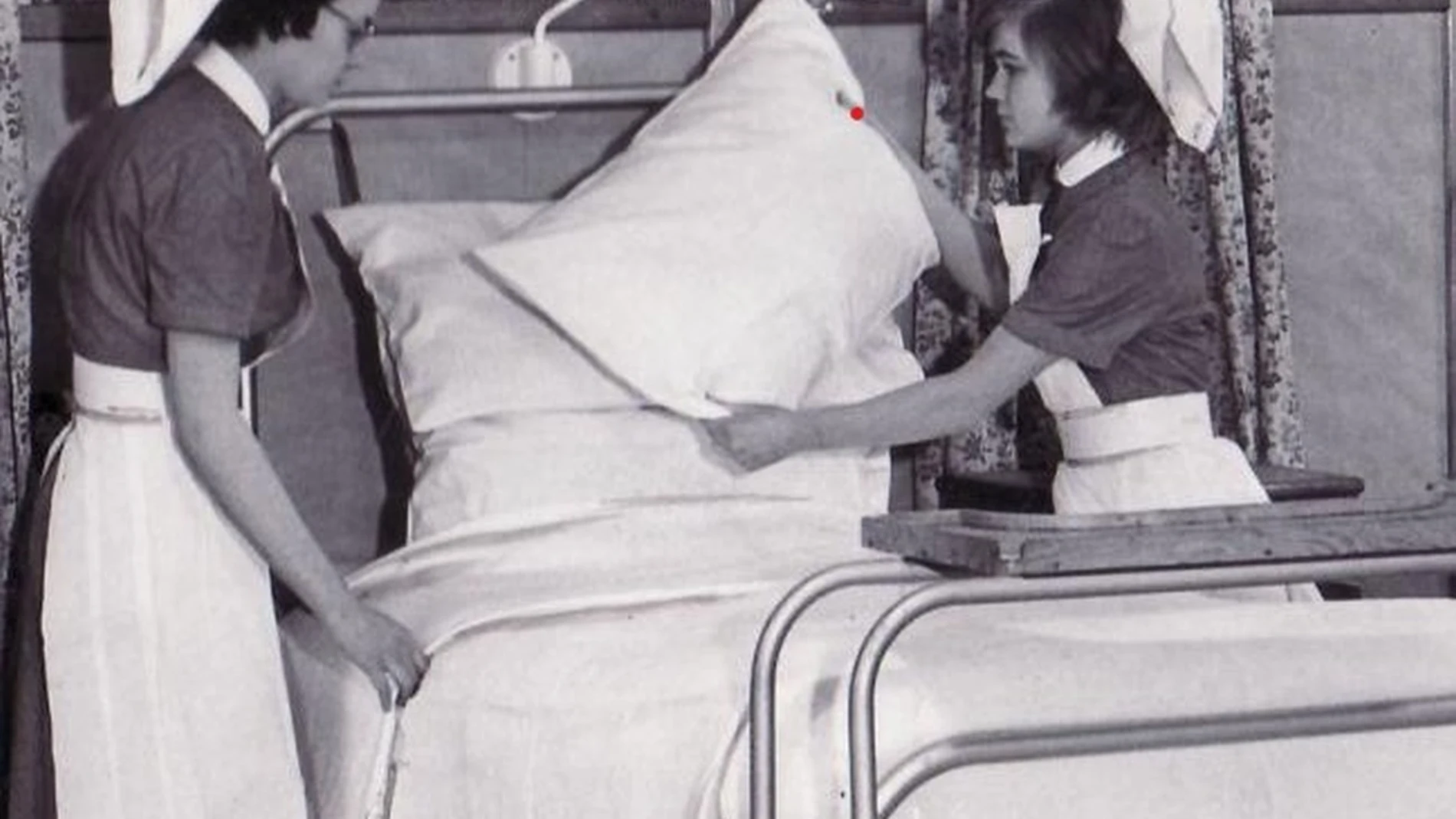 Dos enfermeras del Hospital Infantil de Bradford en 1962