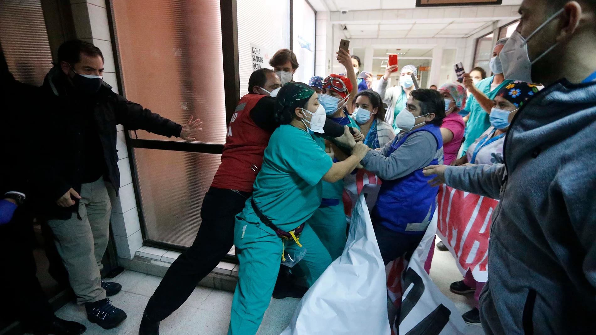 Health staff protest poor working conditions in Chile