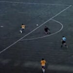 Momento en el que Pelé regatea a Mazurkiewicz en la semifinal Uruguay-Brasil de México '70.