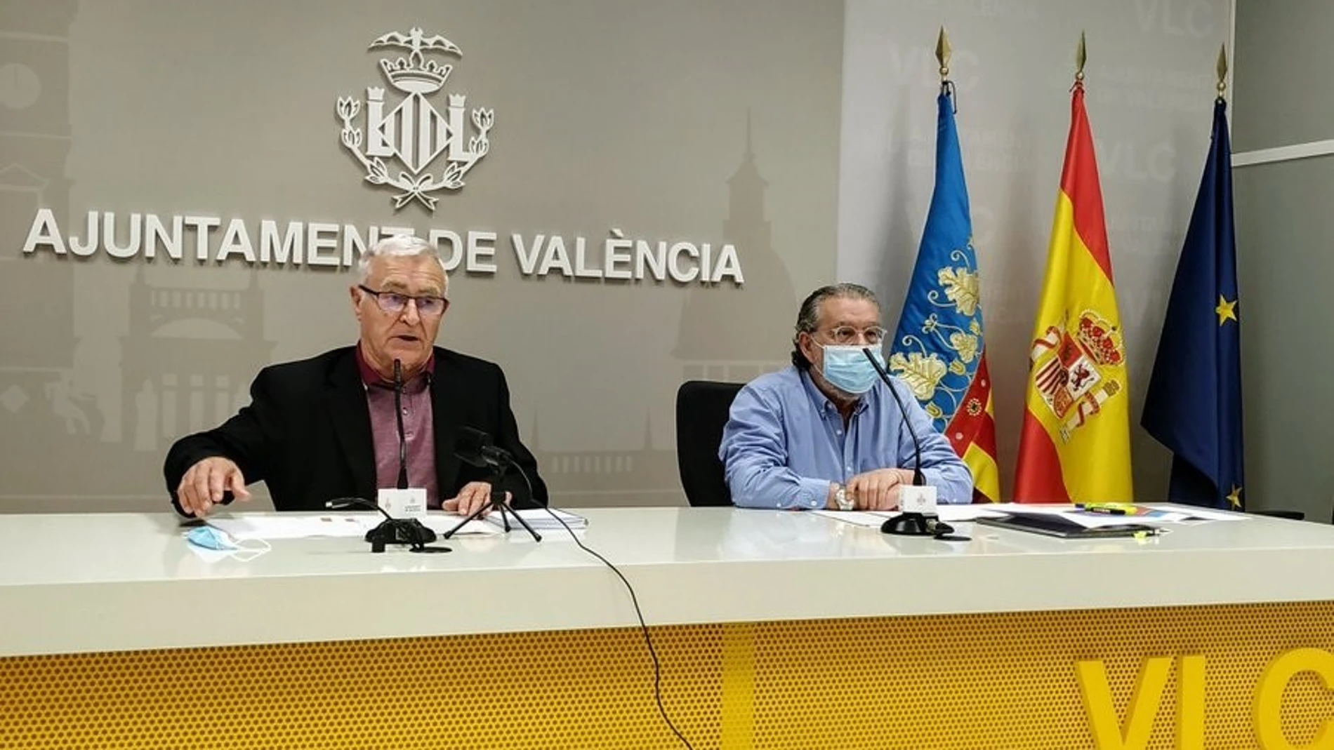 Ribó dice que liberar remanentes podría servir para ayudar a la EMT pero aspira a "mejores soluciones" desde el Gobierno