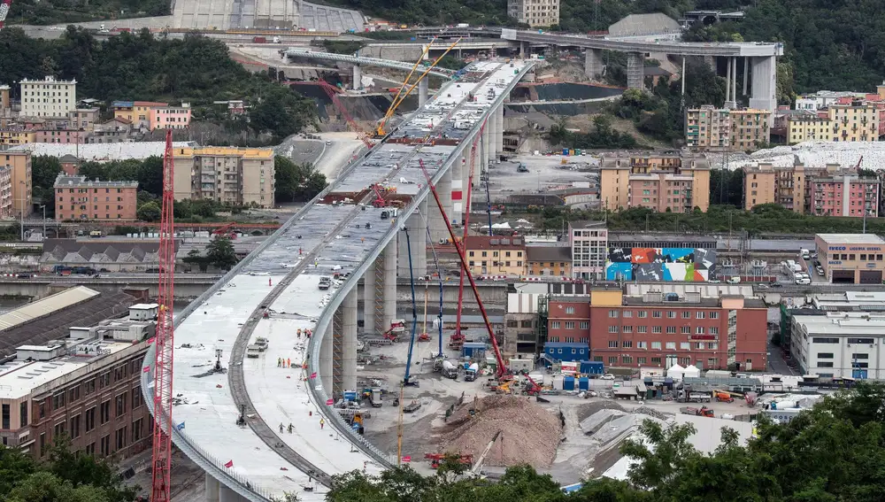 Genoa (Italy), 18/06/2020.- A general view of the new Genoa motorway bridge construction site, in Genoa, northern Italy, 18 June 2020. The new bridge is under construction after the Morandi highway bridge partially collapsed on 14 August 2018, killing a total of 43 people. (Italia, Génova) EFE/EPA/LUCA ZENNARO