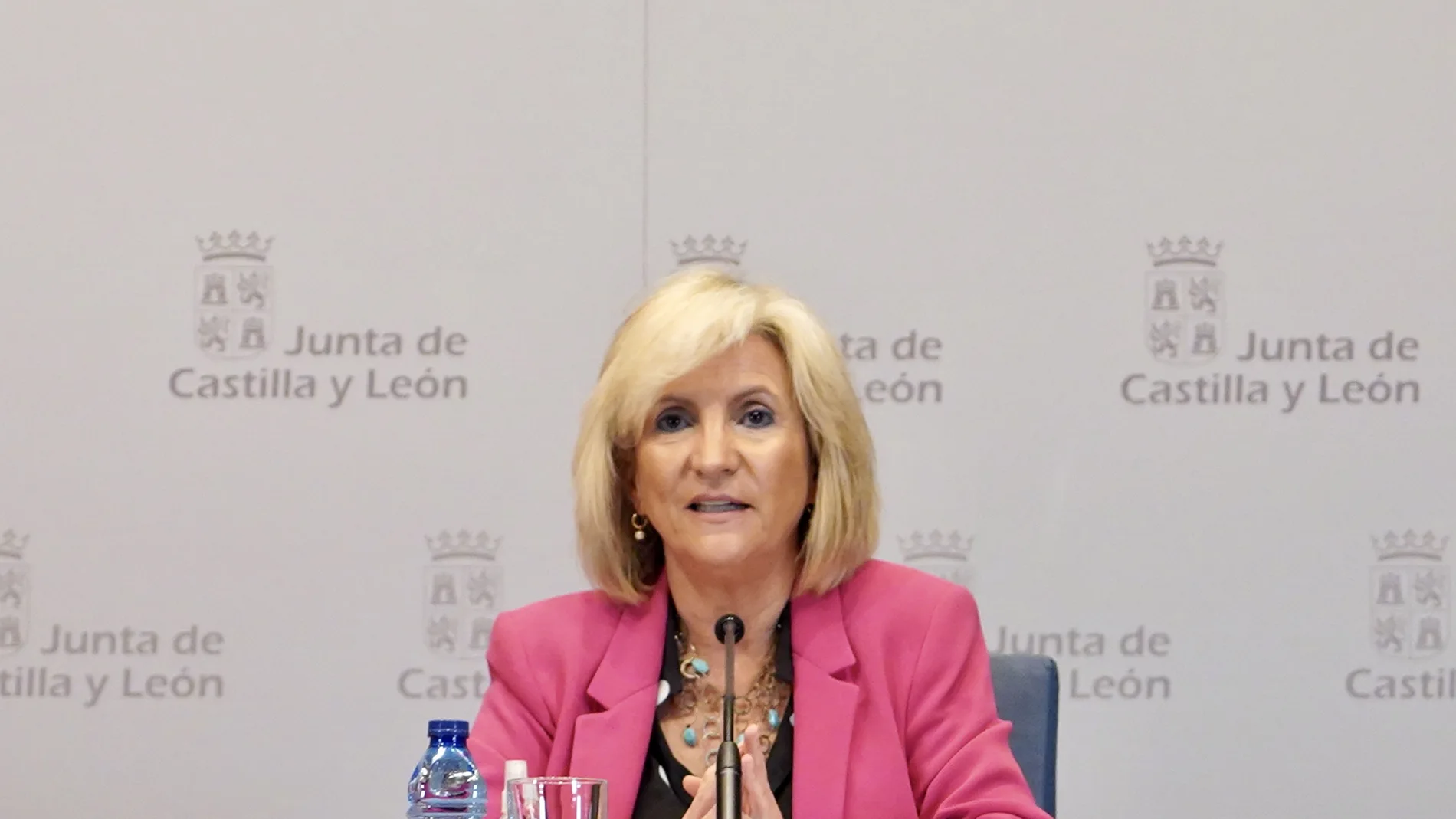 La consejera de Sanidad, Verónica Casado, da cuenta de la evolución de la pandemia en Castilla y león