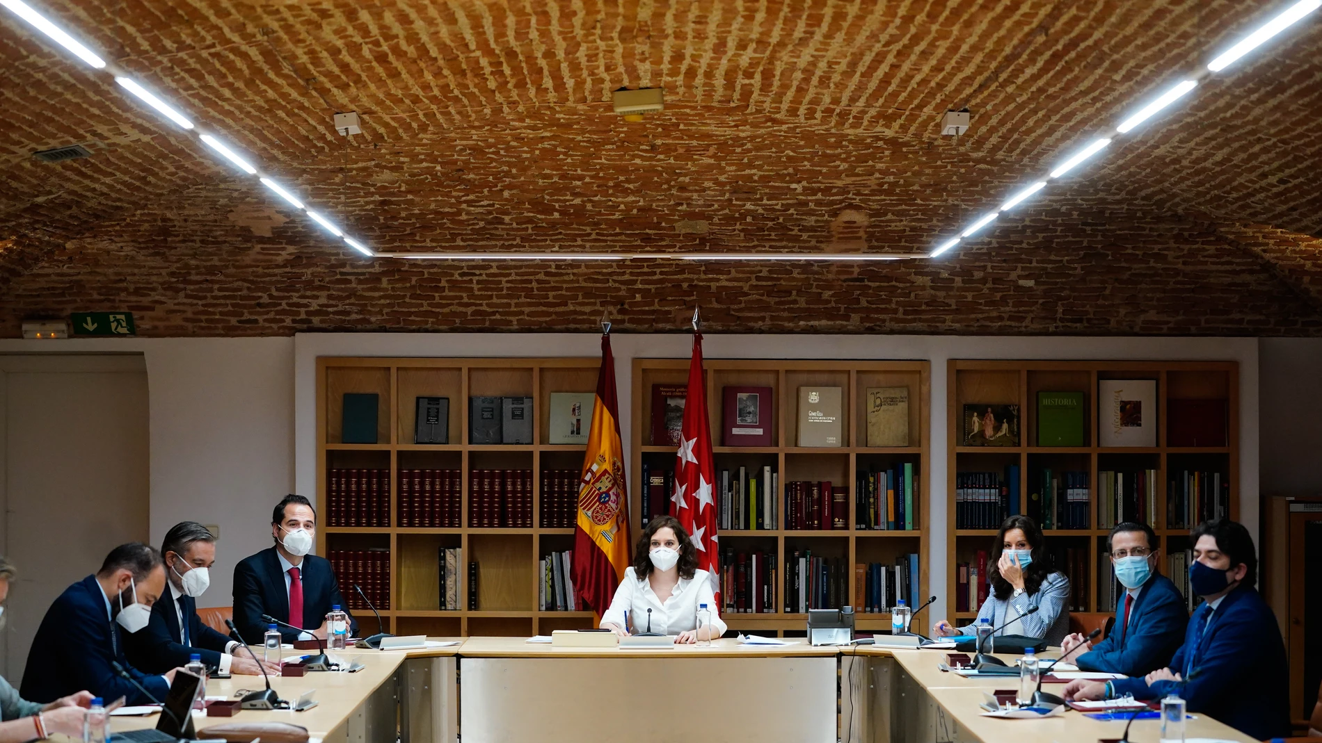 La presidenta de la Comunidad de Madrid, Isabel Díaz Ayuso, ha presidido el consejo de Gobierno extraordinario para establecer las medidas de la desescalada