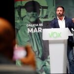 El presidente de Vox, Santiago Abascal, durante el mitin celebrado en el Auditorio Mar de Vigo. EFE/Salvador Sas