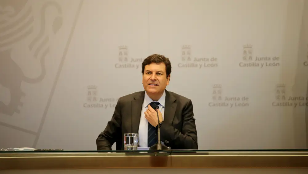 El consejero de Economía y Hacienda, Carlos Fernández Carriedo