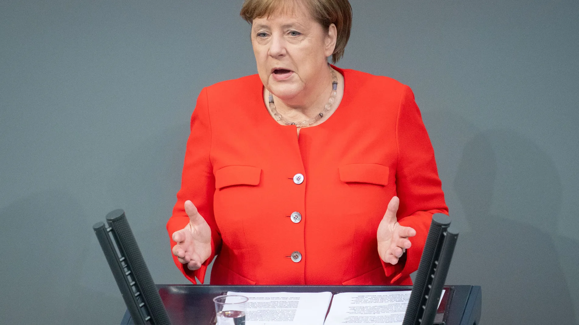 Alemania.- Merkel critica duramente los disturbios registrados durante el fin de semana en la ciudad de Stuttgart