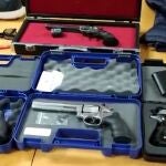 Cuatro armas de fuego recuperadas por la Policía Nacional robadas en Chamberí, Madrid
