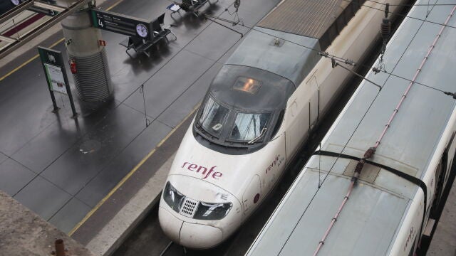 Imagen de un tren AVE de Renfe