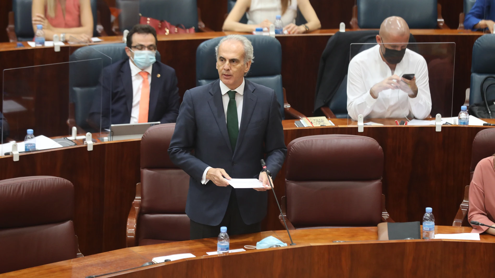 La Asamblea de Madrid debate la reprobación y cese del consejero de Sanidad