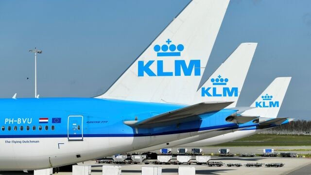 Aviones de KLM aparcados en al aeropuerto de Schiphol (Amsterdam)