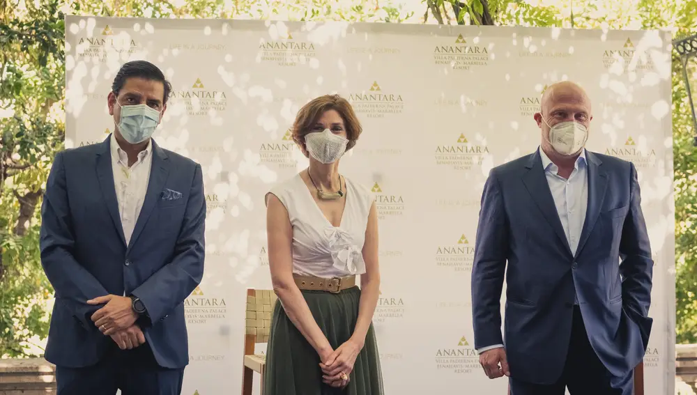 El acto de reapertura ha contado con la secretaria de Estado de Turismo de España, Isabel Oliver, distintas personalidades de algunas de las principales instituciones malagueñas y Hugo Rovira, director general para sur de Europa y EE UU de NH Hotel Group