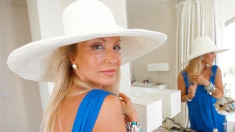 Carmen Lomana