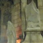 Fuego en la estatua de Colón de Barcelona