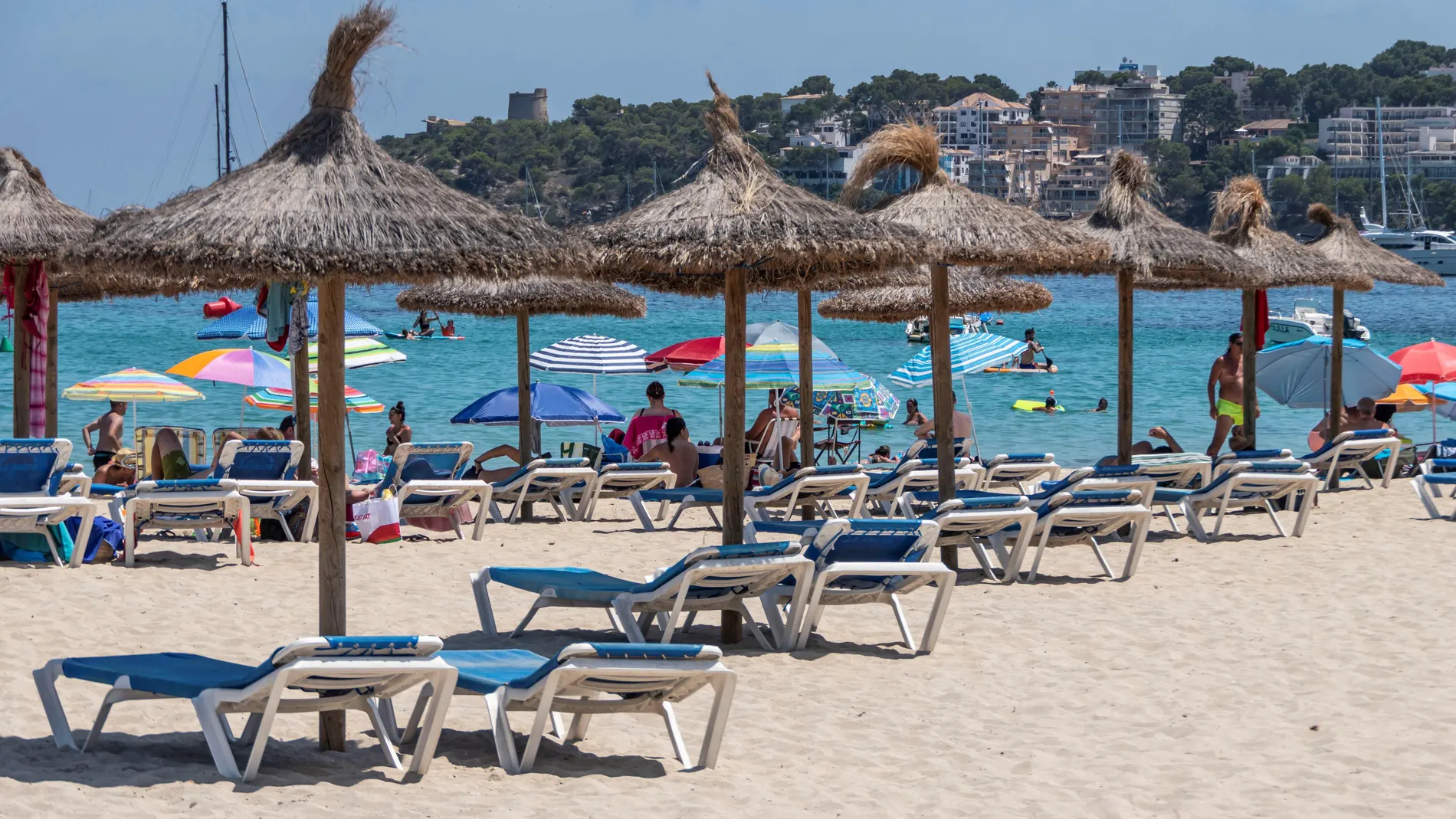 LAS PLAYAS DE MALLORCA, VACÍAS DE TURISTAS