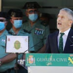 El ministro del interior, Fernando Grande Marlaska, asiste a la toma de posesión de los nuevos mandos de la Guardia Civil.