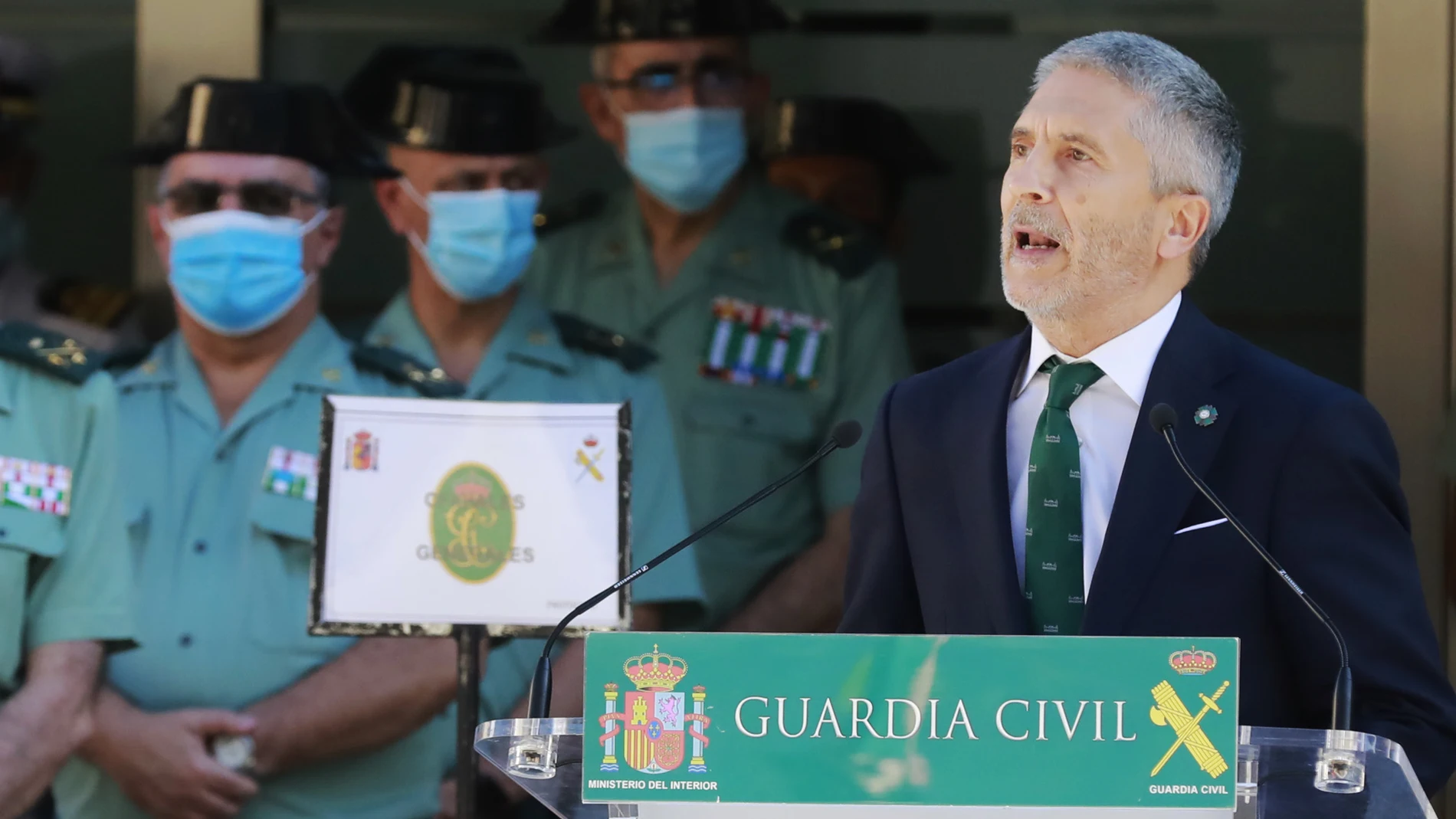 El ministro del interior, Fernando Grande Marlaska, asiste a la toma de posesión de los nuevos mandos de la Guardia Civil.