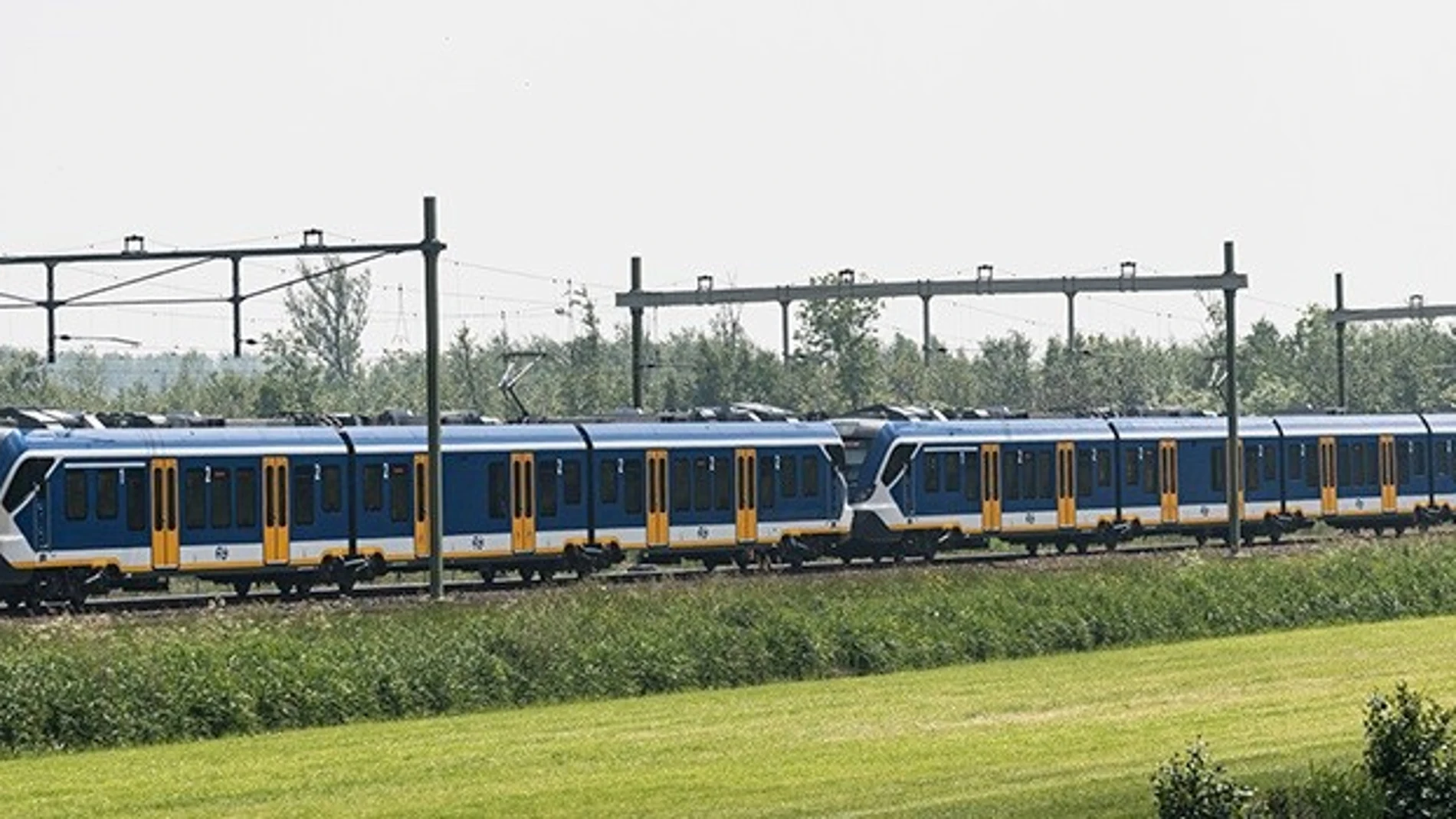 Economía/Empresas.- Renfe adjudica a CAF el primer contrato de su plan de renovación de trenes por 258 millones