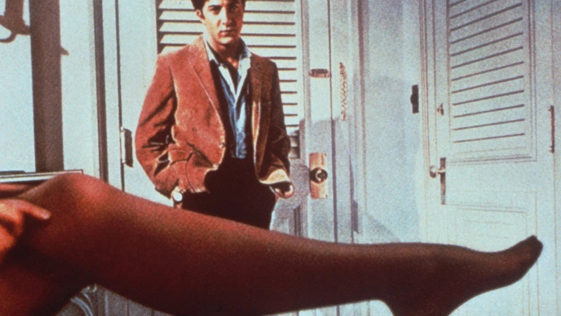 Dustin Hoffman y la pierna de Anne Bancroft, imagen icónica de los 60