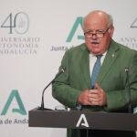 El consejero de Salud y Familias, Jesús Aguirre durante la rueda de prensa posterior al Consejo de Gobierno de la Junta de Andalucía