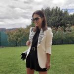 Paula Echevarría con blazer de rebajas.