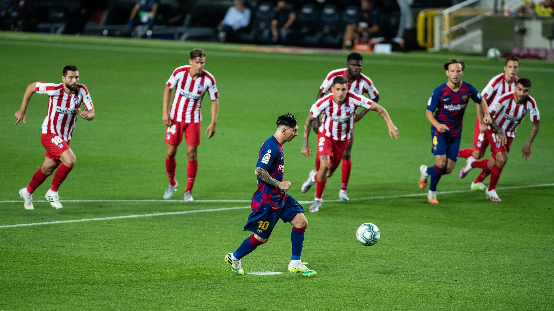 Soccer: La Liga - FC Barcelona v At Madrid