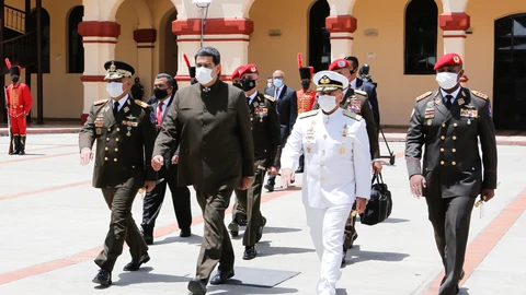 El dictador Nicolás Maduro y su ministro de Defensa, Vladimir Padrino, en una promoción de las Fuerzas Armadas este fin de semana