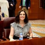 La presidenta de la Comunidad de Madrid, Isabel Díaz Ayuso en el pleno de la Asamblea