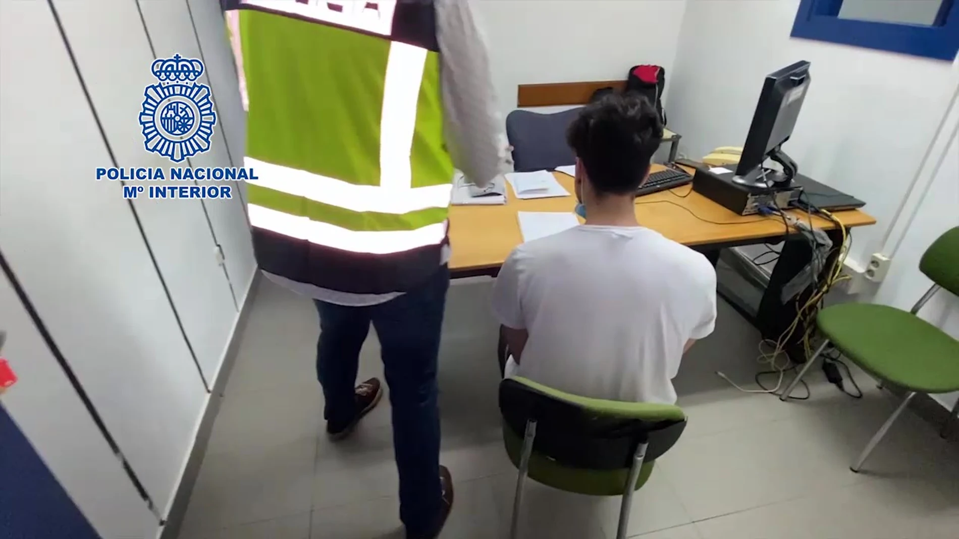 La Policía Nacional detiene a dos hombres por solicitar fotos de contenido sexual a menores de 13 años