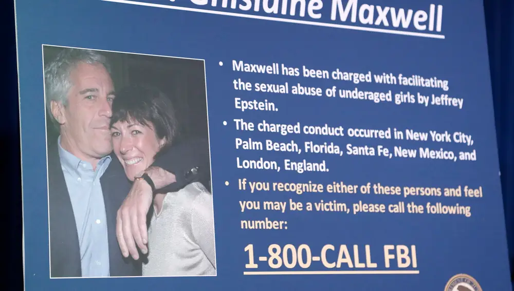 New York (United States), 02/07/2020.- Photo boards are seen during Acting United States Attorney for the Southern District of New York Audrey Strauss' (Not Pictured) news conference to announce charges against Ghislaine Maxwell for her alleged role in the sexual exploitation and abuse of multiple minor girls by Jeffrey Epstein in New York, USA, 02 July 2020. (Estados Unidos, Nueva York) EFE/EPA/JASON SZENES