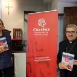 El obispo auxiliar de Valladolid, Luis Argüello, y el presidente de Cáritas Castilla y León, Antonio Jesús Martín de Lera, presentan la Memoria Anual de la oenegé católica en la Comunidad