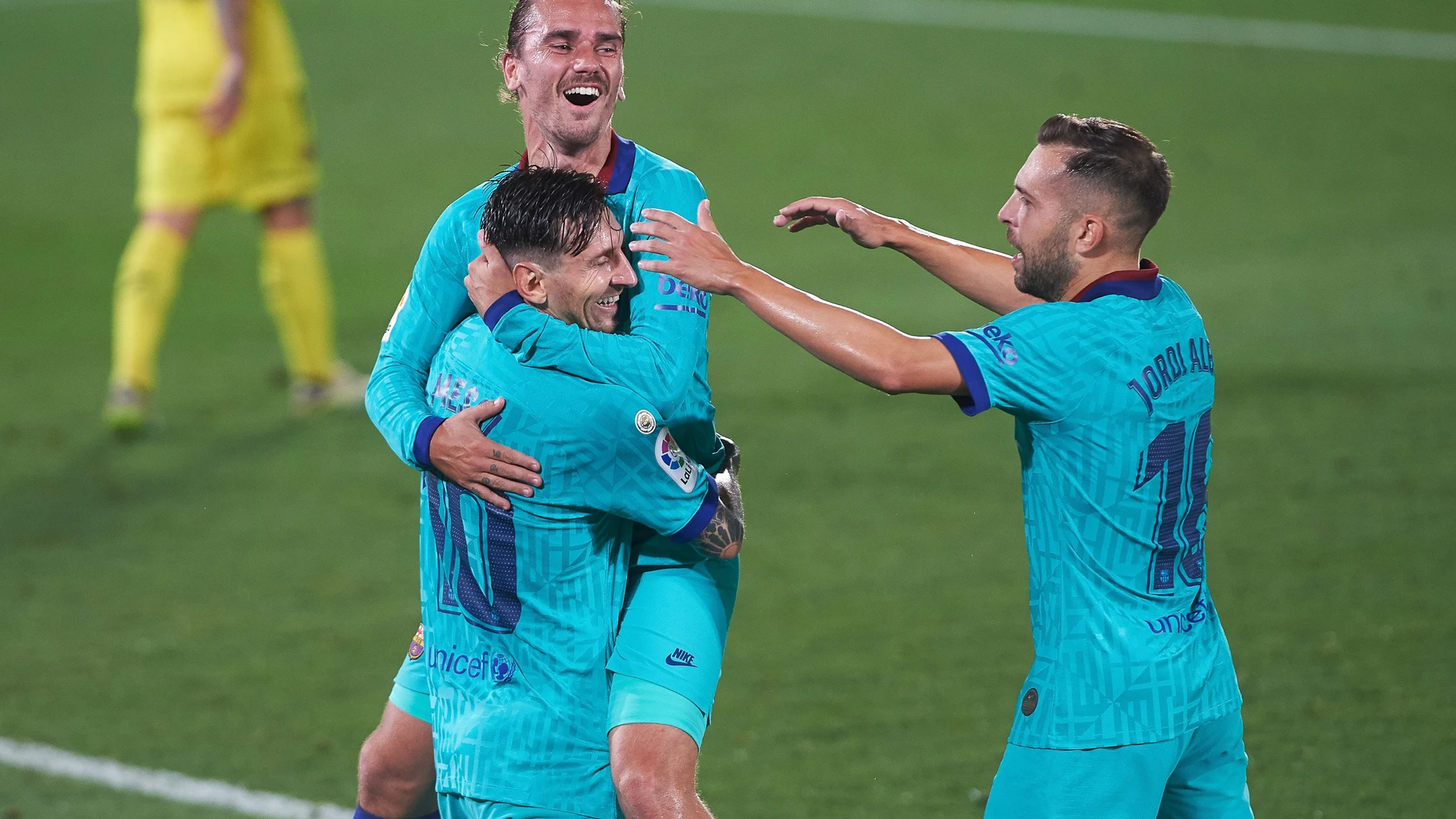 Soccer: La Liga - Villarreal v FC Barcelona