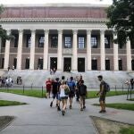 Estudiantes en la universidad de Harvard
