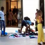 Manteros en el centro de Sevilla