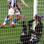 Diego López hizo un paradón a Messi en el derbi