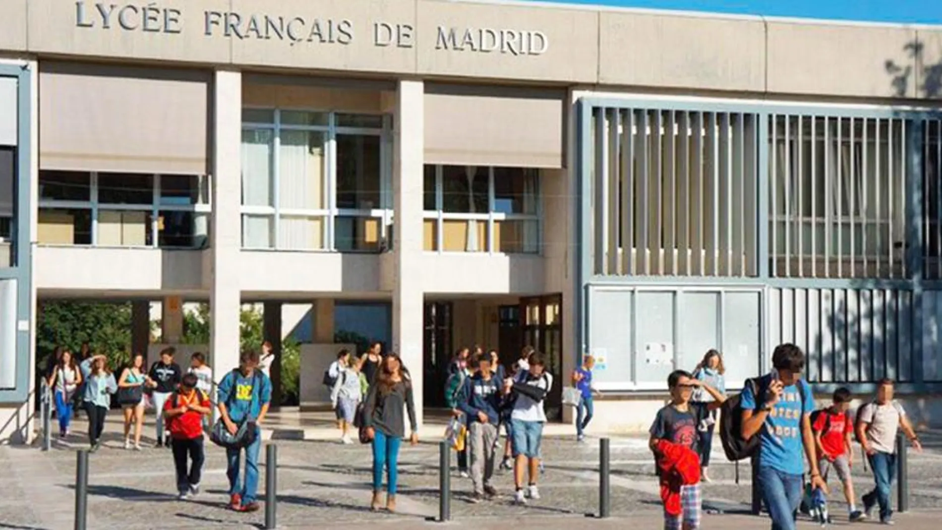 Más de trescientas familias del Liceo Francés de Madrid se unen en una plataforma de afectados para reclamar un diálogo con el prestigioso colegio.