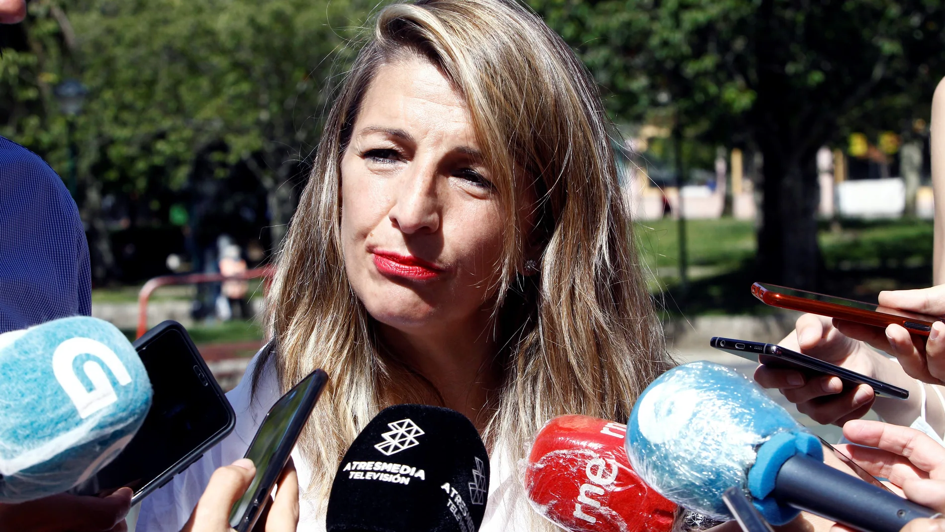 La ministra de Trabajo respalda al candidato de Galicia en Común-Anova Mareas