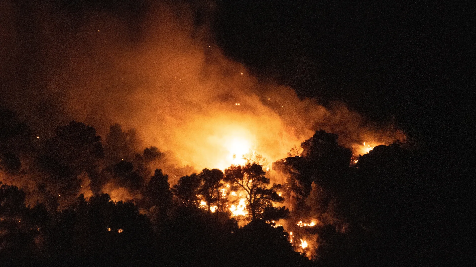 Declarado un incendio forestal en Quesada (Jaén)