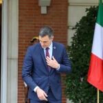 Pedro Sánchez recibe en la Moncloa al presidente italiano Giuseppe Conti.￼