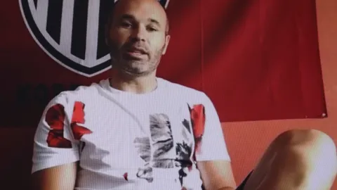 Captura de pantalla de la entrevista vía telemática con Andrés Iniest