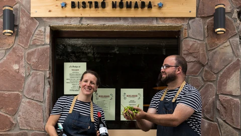 Yago y Cecilia, propietarios del Restaurante Malabar en Navacerrada para la entrevista de verano