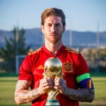 Sergio Ramos con la Copa del Mundo