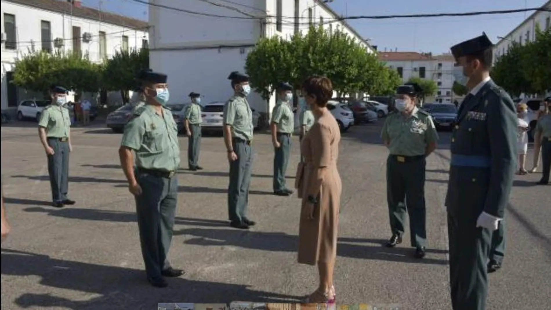La directora general pasa revista a los agentes