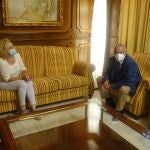 La presidenta de Hostetur, Soledad Díaz, recibida por el presidente de la Asamblea Regional, Alberto CastilloASAMBLEA REGIONAL14/07/2020