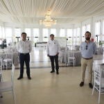 Enrique, Lali, asesor gastronómico, y Eduardo Tapia, director del campo ASR Golf Club