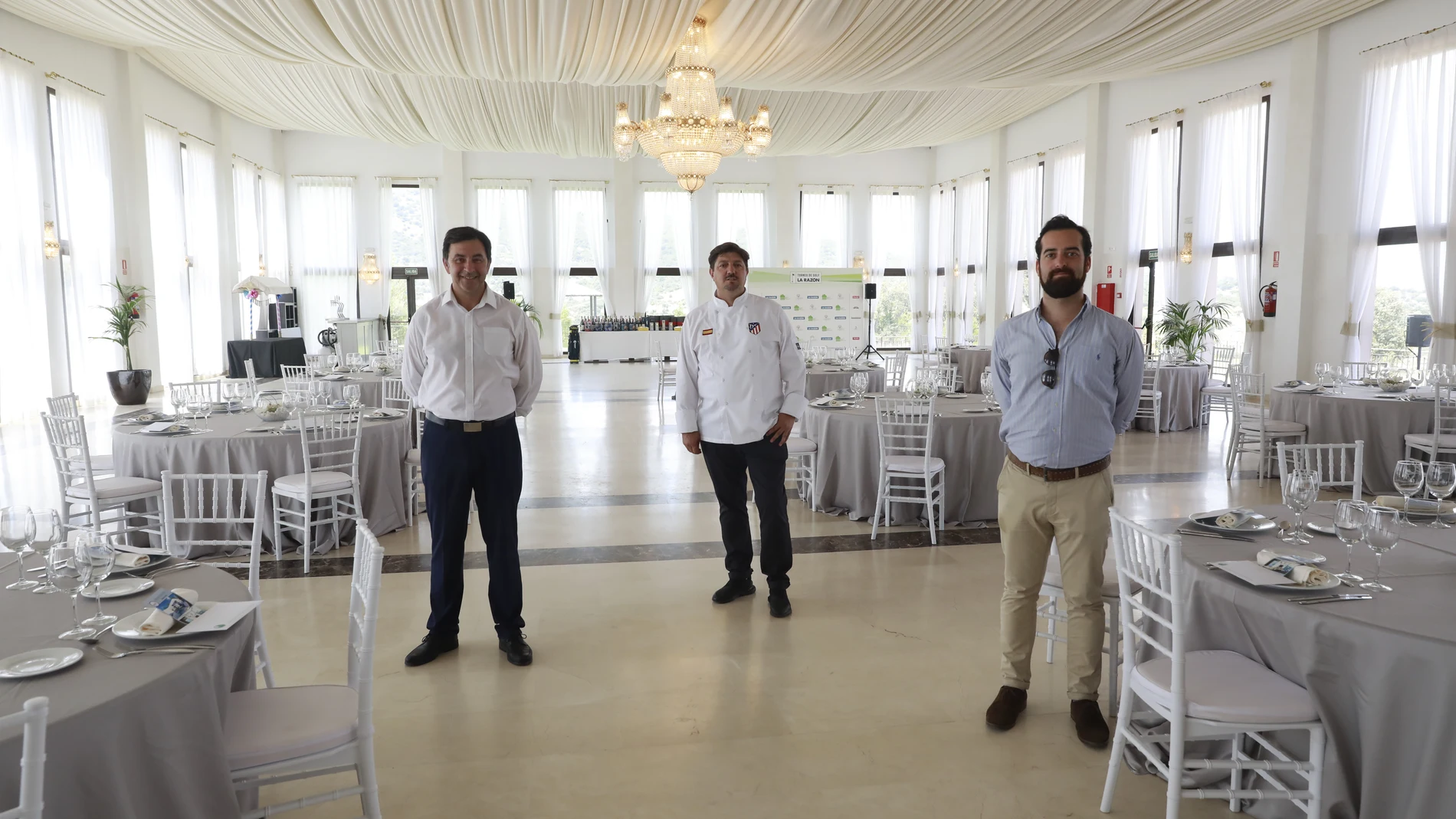Enrique, Lali, asesor gastronómico, y Eduardo Tapia, director del campo ASR Golf Club