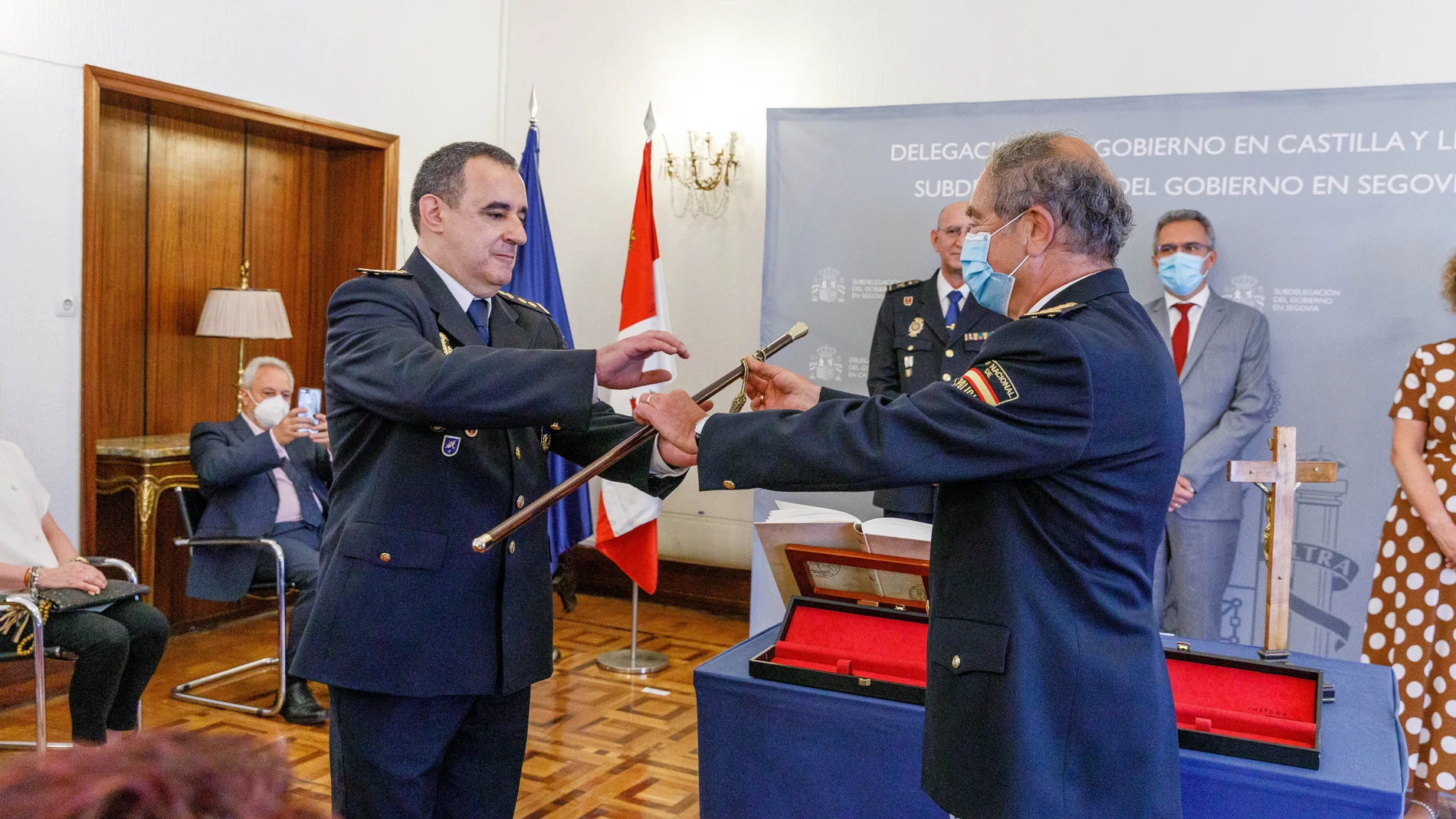 Toma de posesión del nuevo comisario de Segovia con la presencia del delegado del Gobierno, Javier Izquierdo