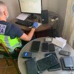 Ordenador y efectos informáticos utilizados por el detenidoPOLICÍA NACIONAL30/06/2020