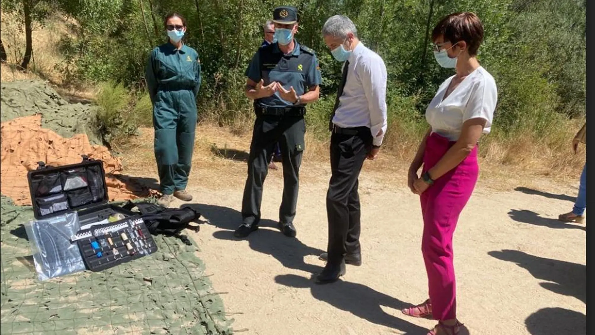 Marlaska y la directora general de la Guardia Civil, durante la demostración