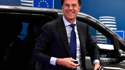 El primer ministro holandés, Mark Ruutte, a su llegada el viernes al Consejo Europeo en Bruselas