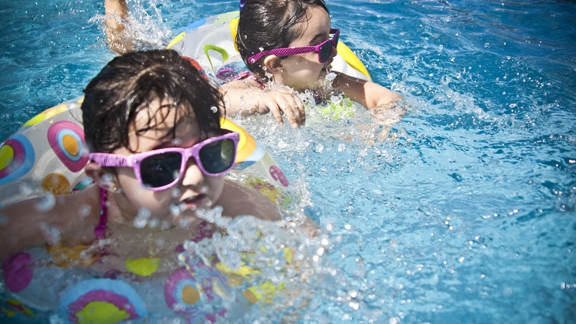 Los niños, que han pasado varias semanas encerrados en sus casas sin apenas contacto con el exterior, tendrán este verano más propensión a contraer enfermedades como la otitis.
